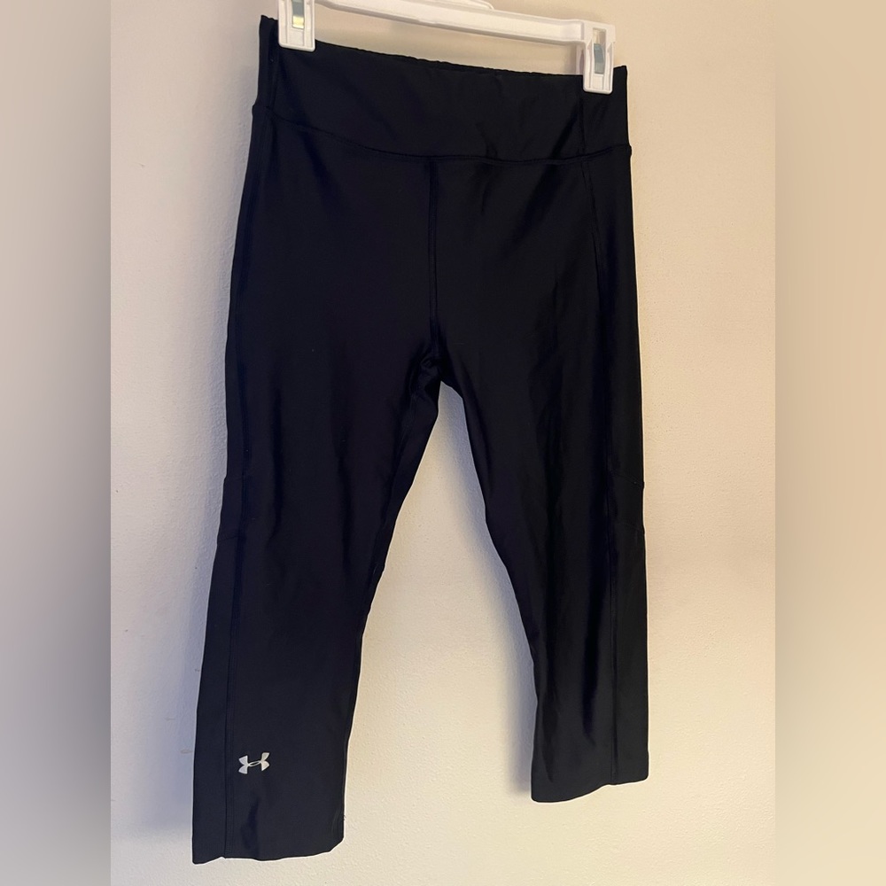 Medium Under Armour capris